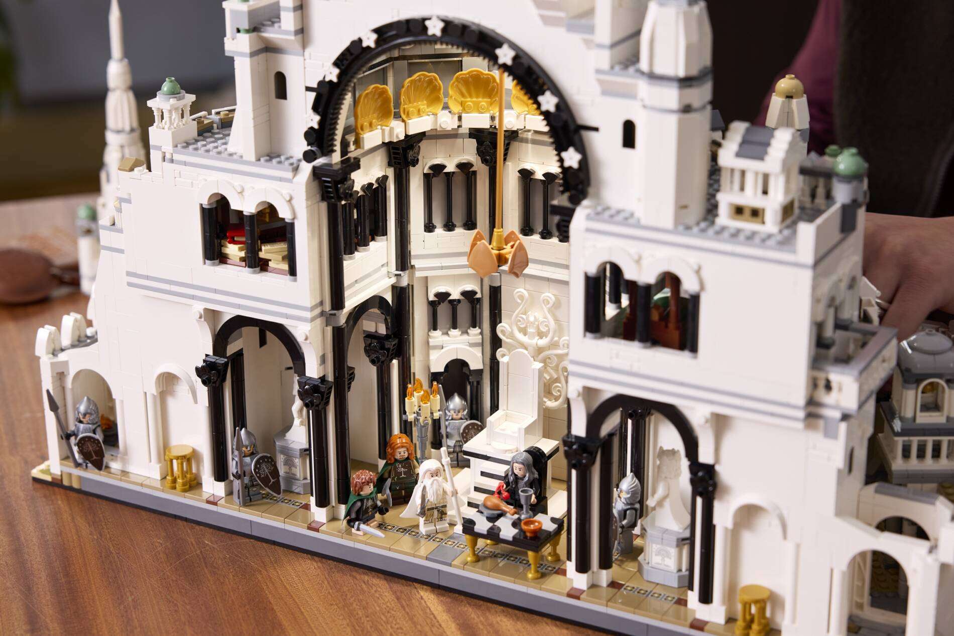 Gondor Calls for Aid in Massive New LEGO Lord of the Rings Set